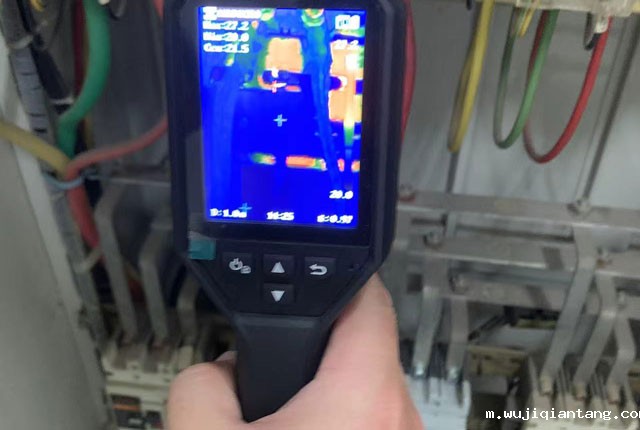 商场电玩城升级改造后的taptap点点曲棍球如